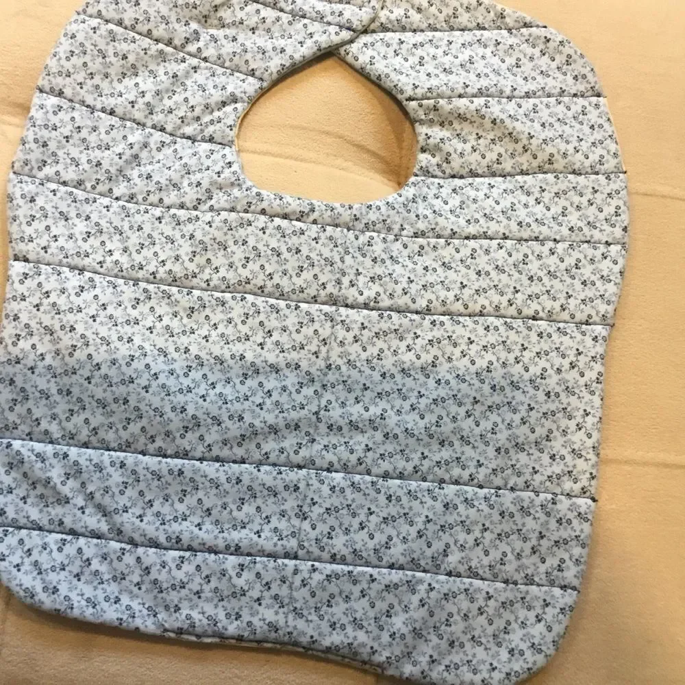 3/$25 or$12 ea. NWT Hand Crafted Quilted Reversible Baby Bib